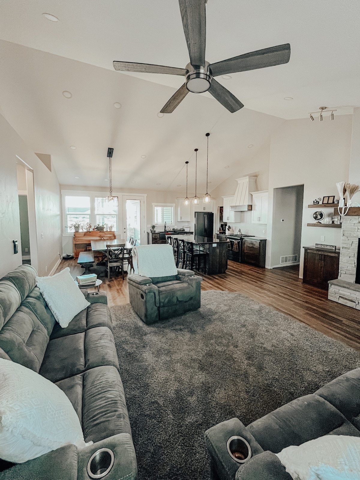 Luxury Home w/ King Master bath