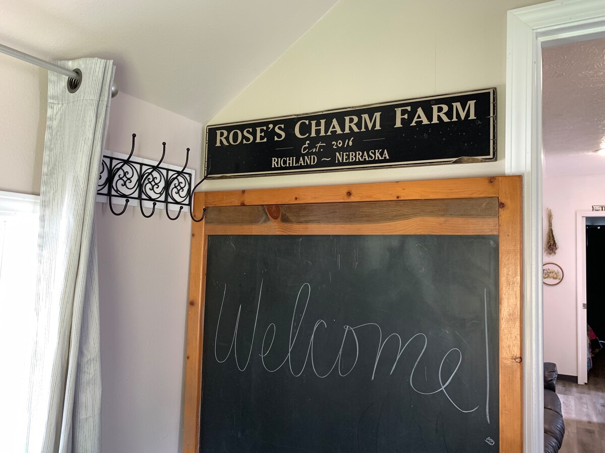 Rose’s Charm Farm 1st Apartment