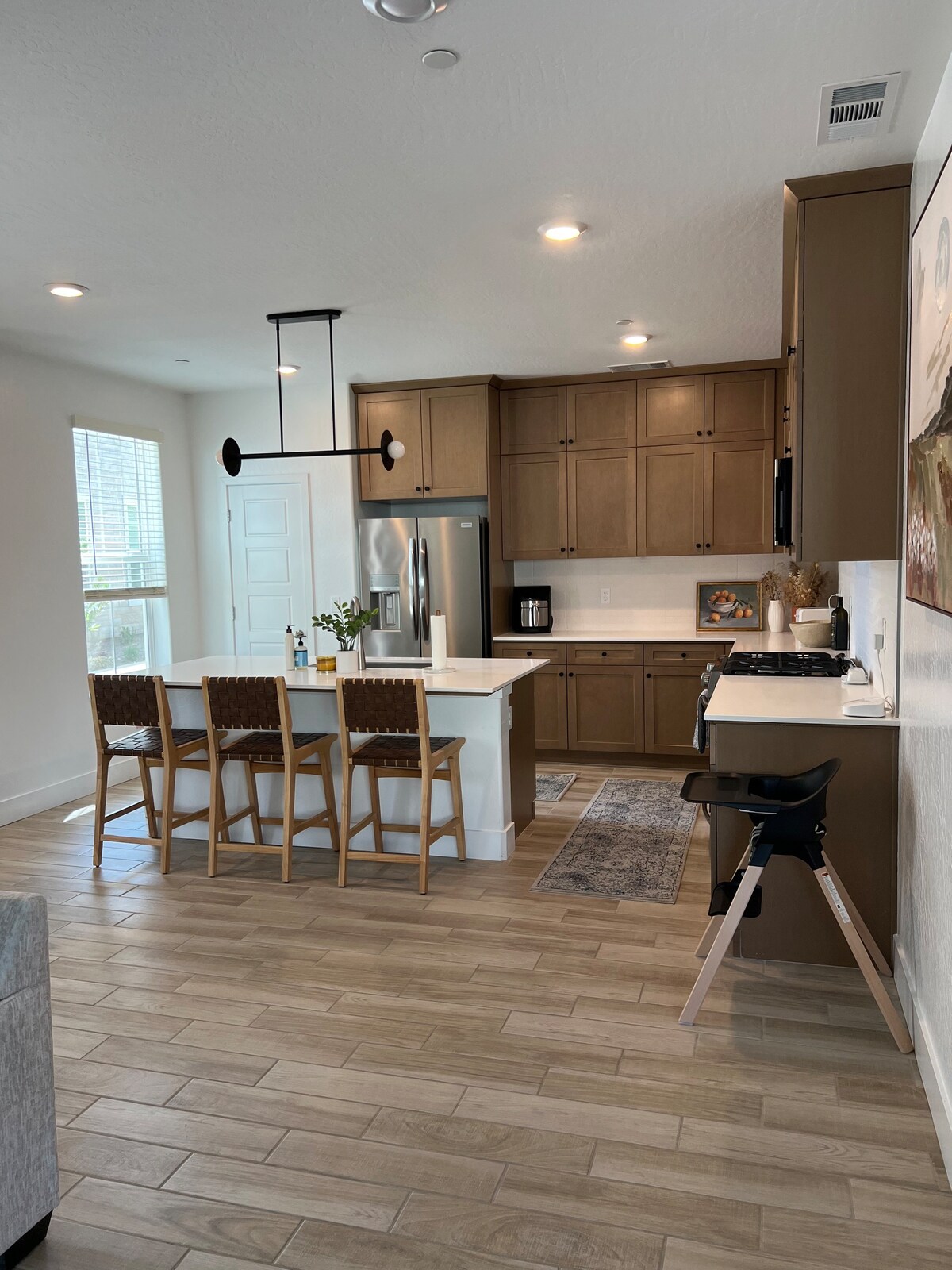 Cozy & Luxurious New Home in North Fresno