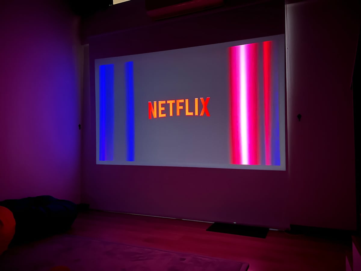 Netflix N’ Chill Duplex @Emporis KD