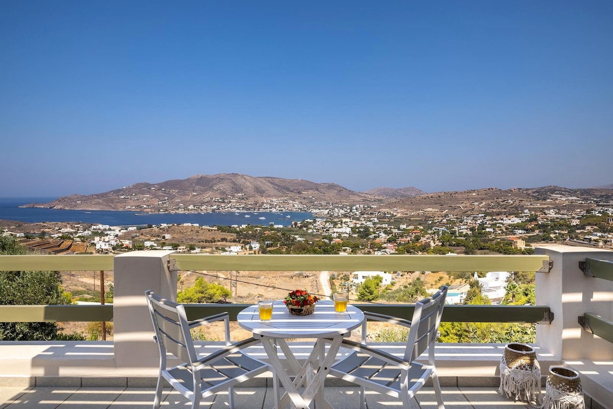 Stelios-Korina Villa with Pool and Stunning View