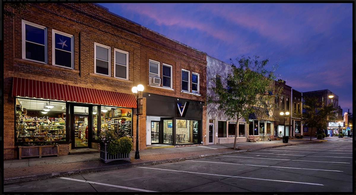 Historic Valley Junction Loft