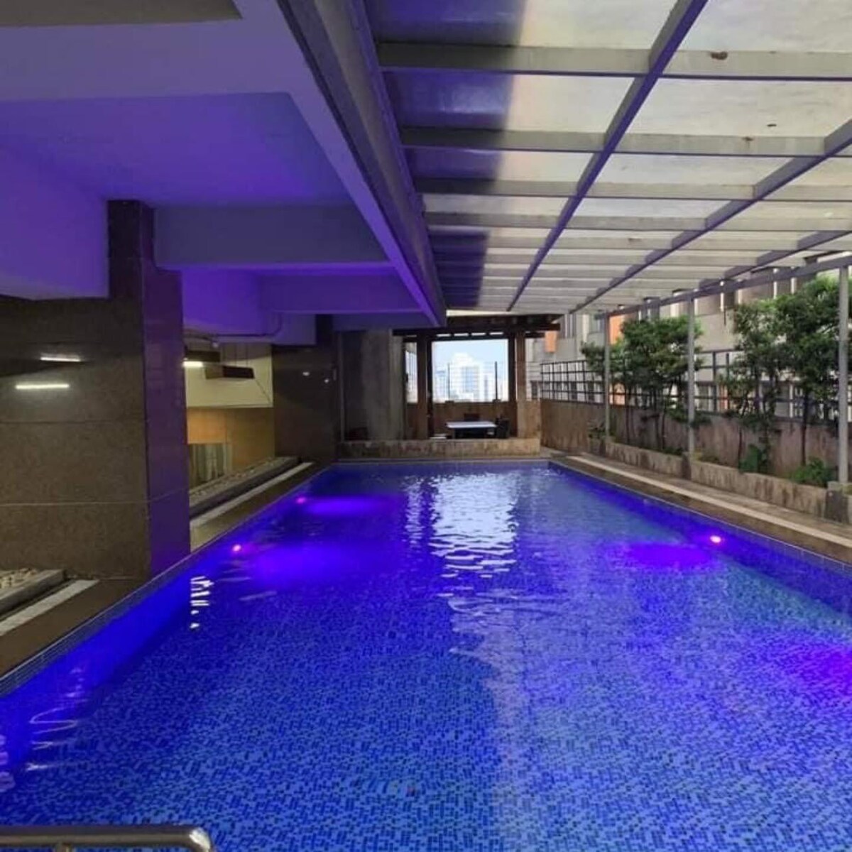 泳池景观舒适的Loft-Type Haven