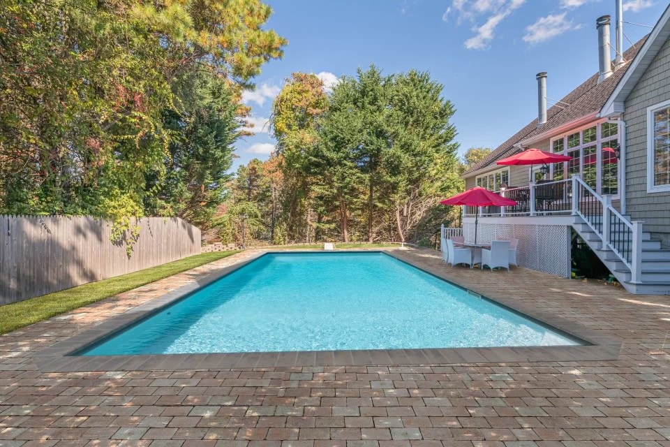 Southampton 5 Bedroom Summer Oasis w/ pool& Hottub