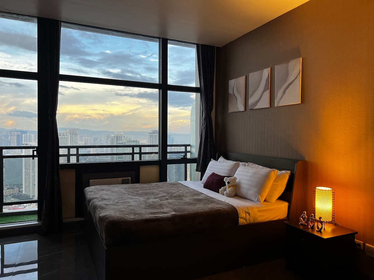 Premium Suite w/ Balcony at Gramercy Makati Manila