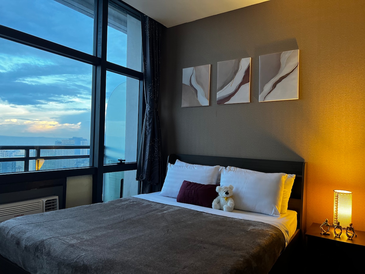 Premium Suite w/ Balcony at Gramercy Makati Manila