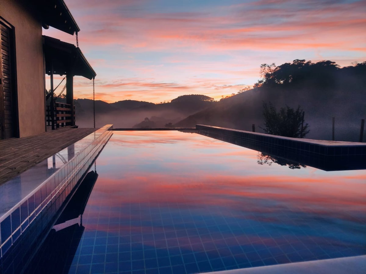 casarão com piscina, hidro e cachoeira