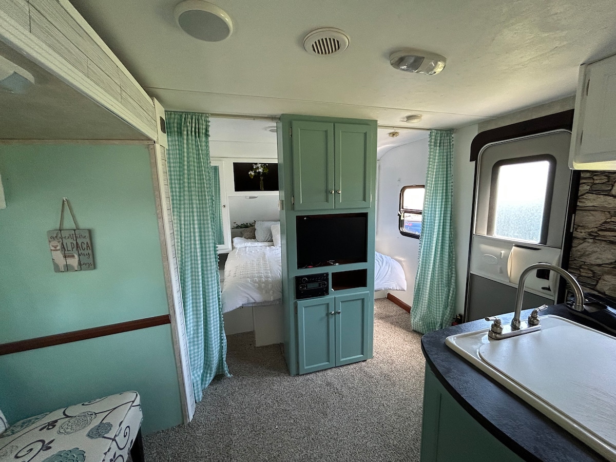 Comfy, beautiful and clean RV