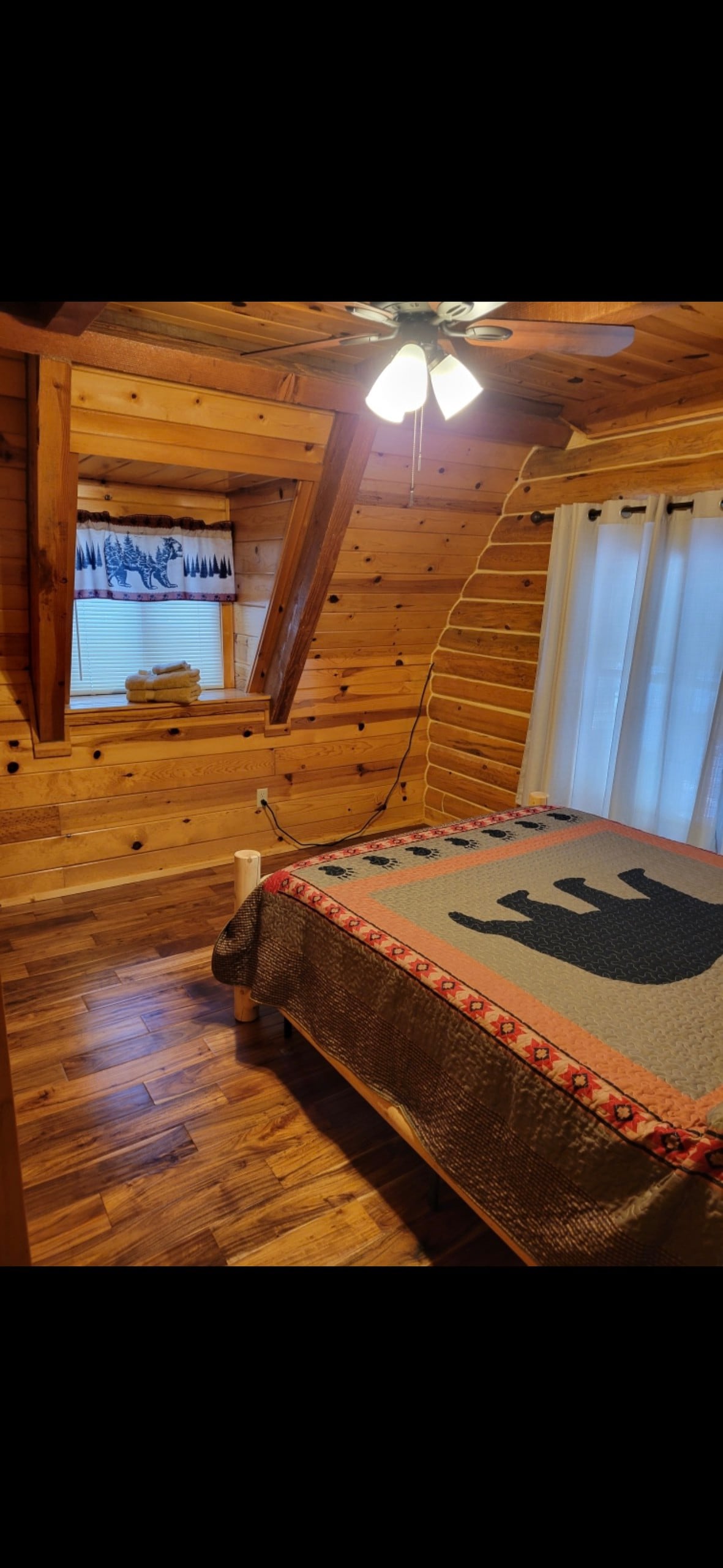 4 bedroom Cabin close to Lassen