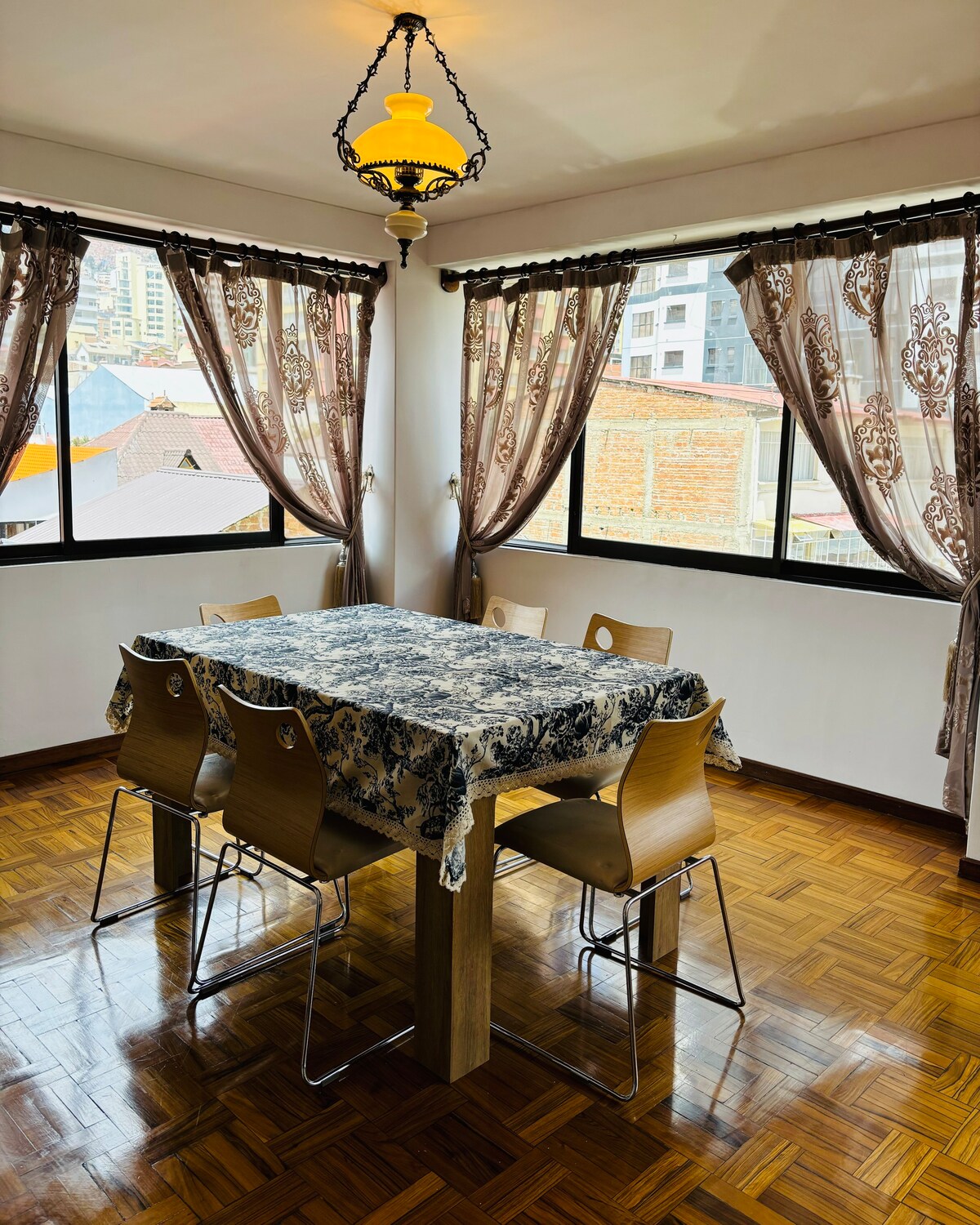 Spacious apartment in downtown La Paz!