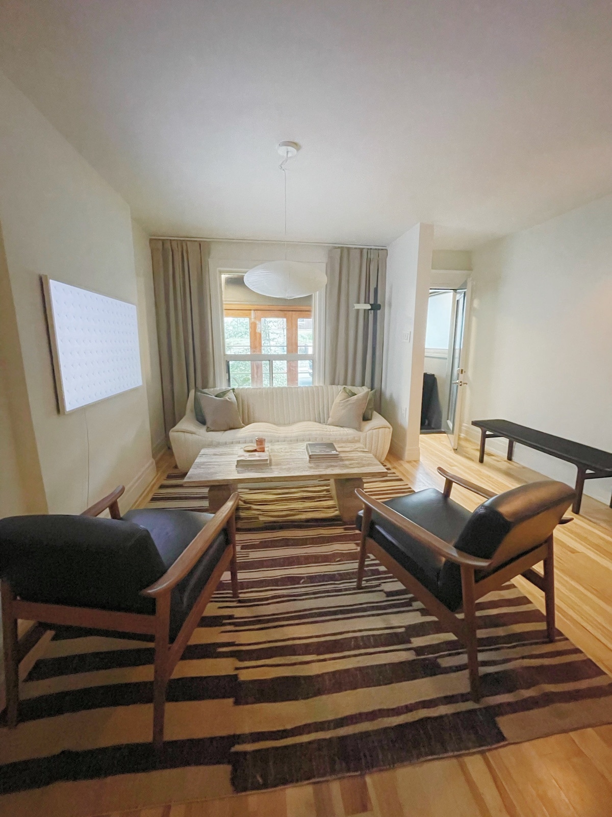 Newly Listed! Cozy Retreat in Downtown Toronto