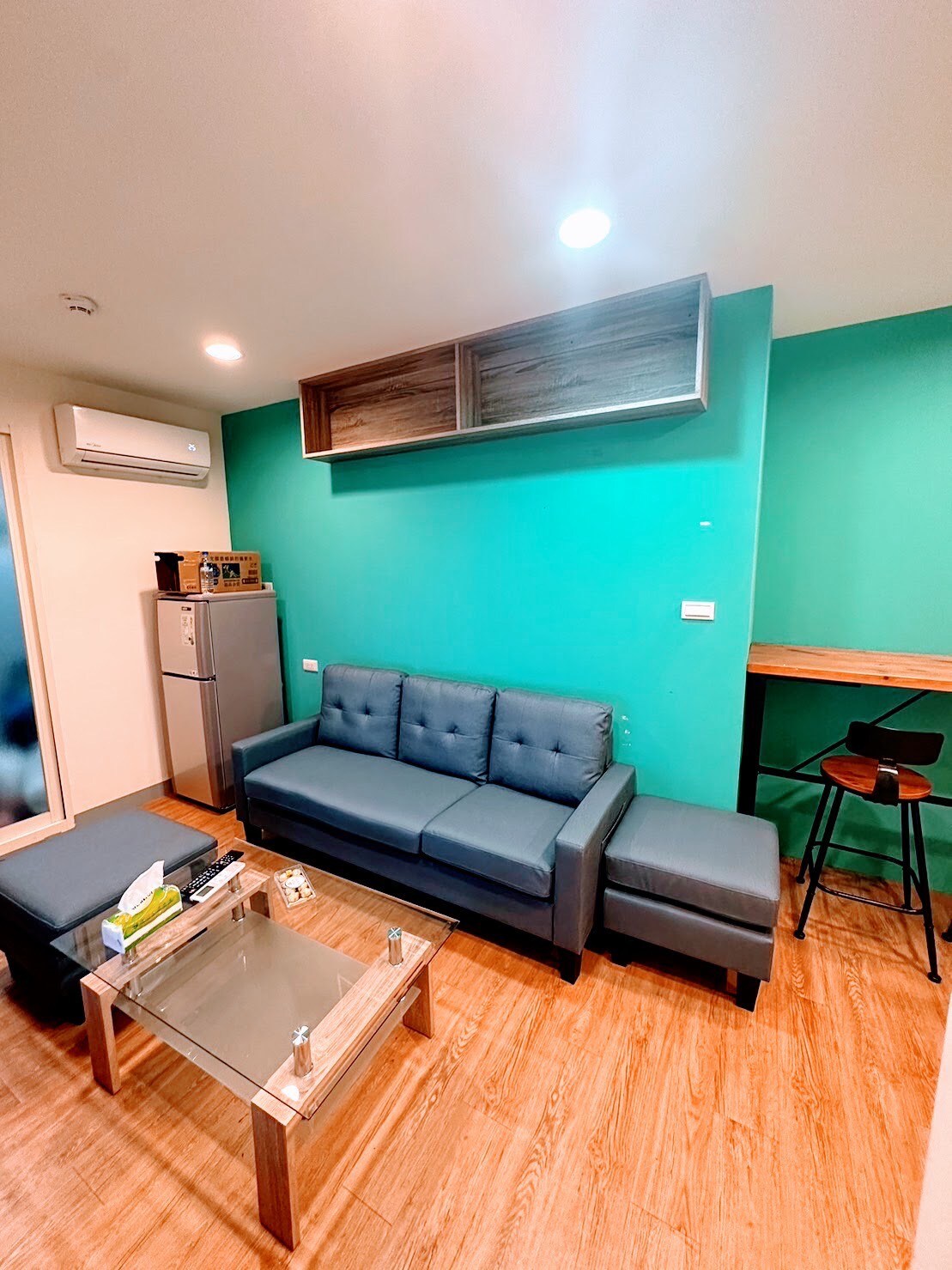 Your sweet home wi -fi/Netflix/MRT/laundry/2 rooms