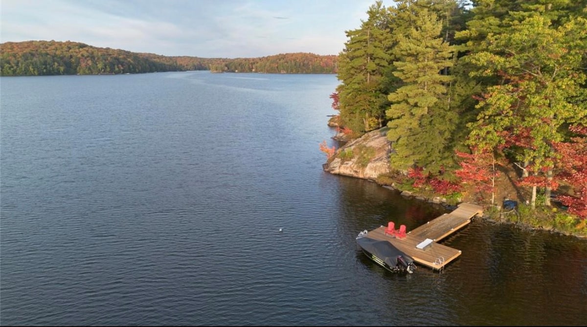 Rock Point Retreat with Epic Lake Views