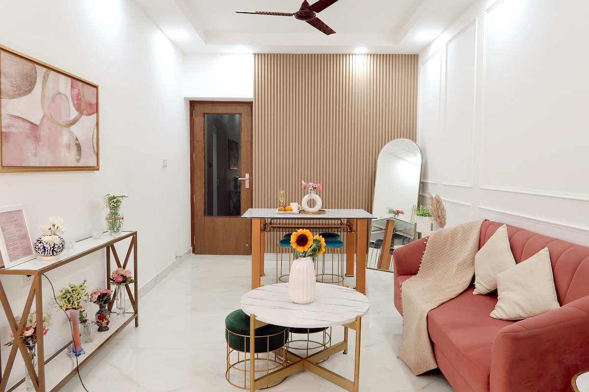 The Luxe Stays in Central Delhi