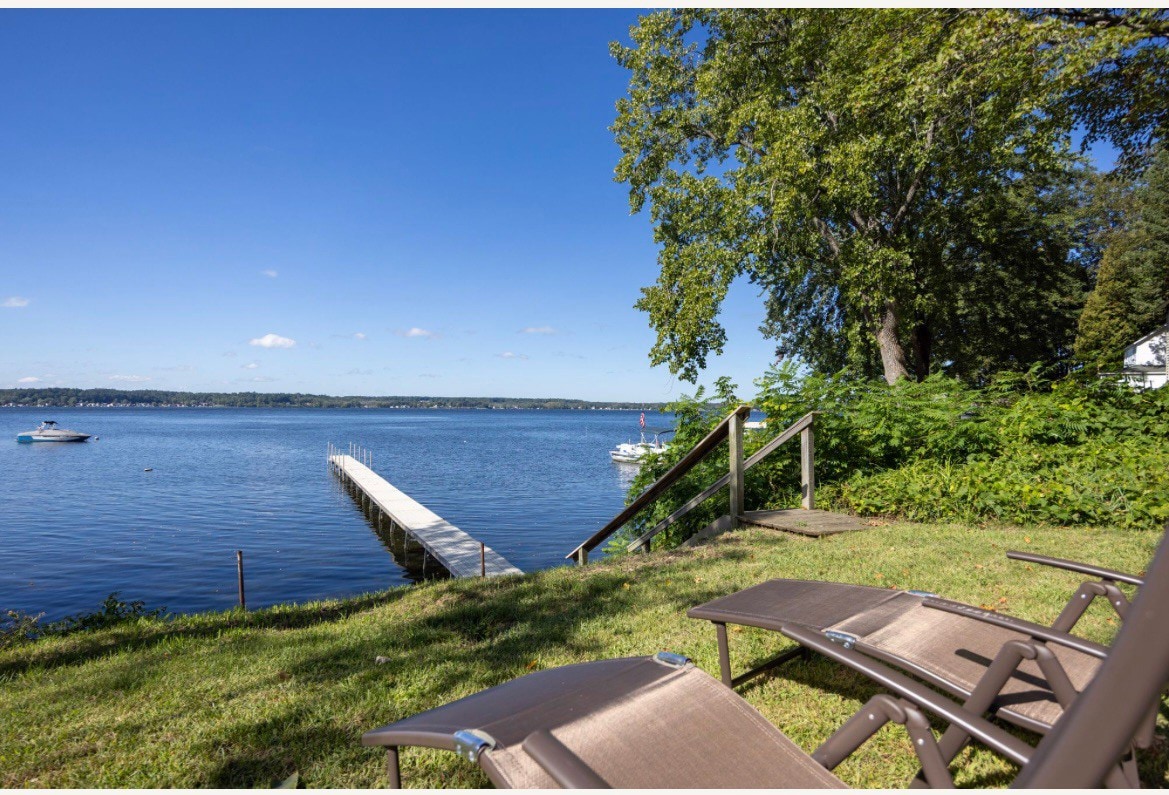 Pristine Lake House w/ Guest Suite