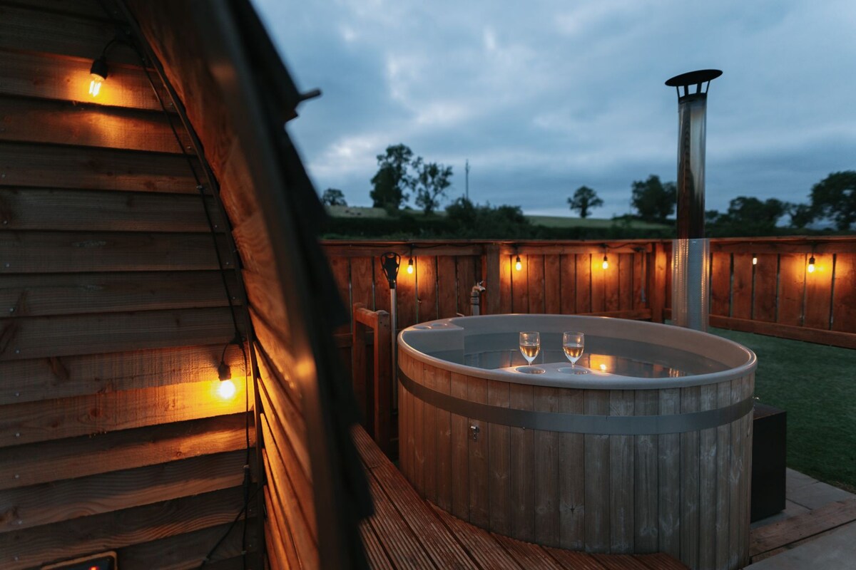 浪漫的乡村舒适小木屋，配有燃木热水浴缸