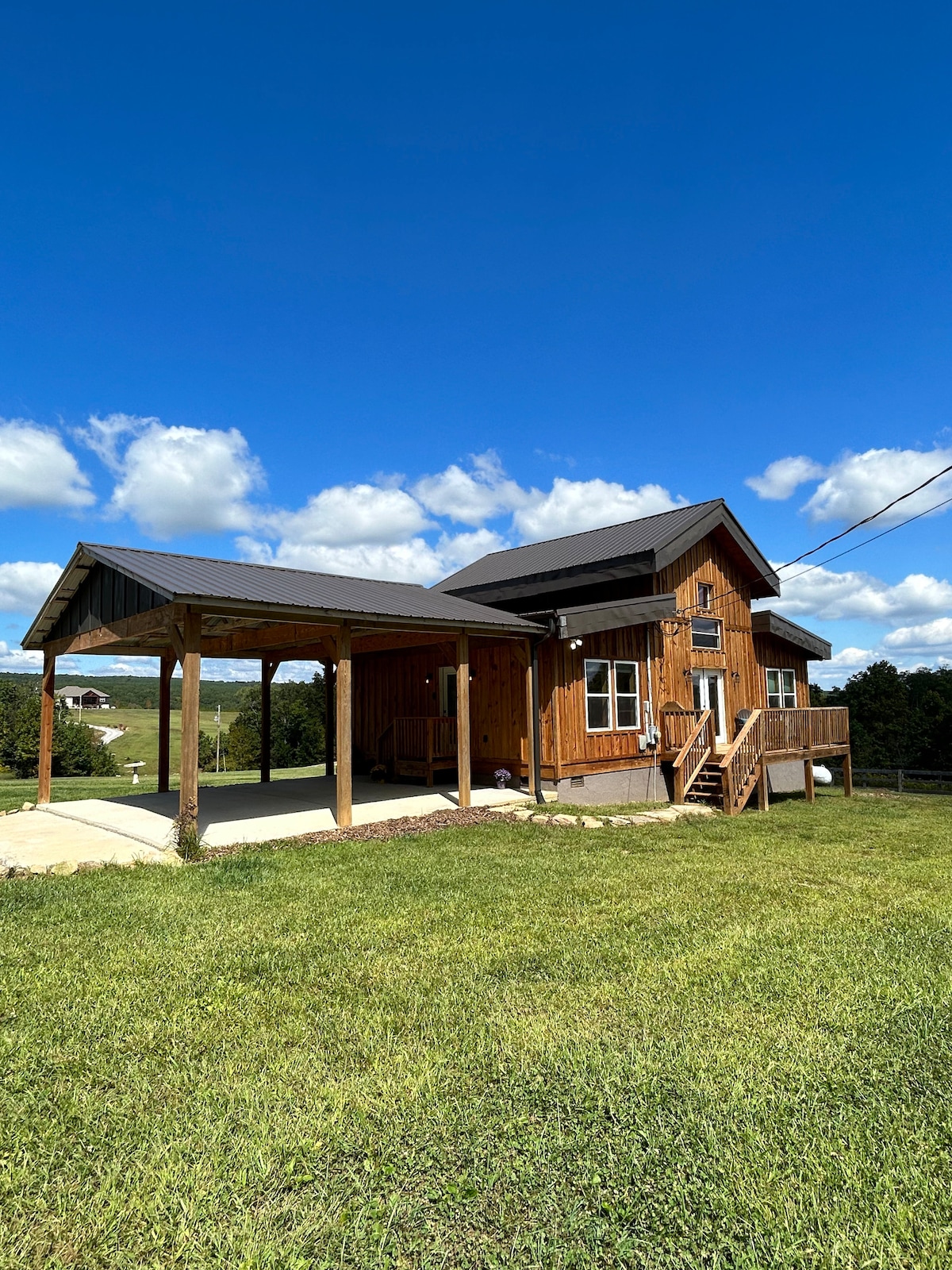 Adorable barn house in the Tennessee mountains!