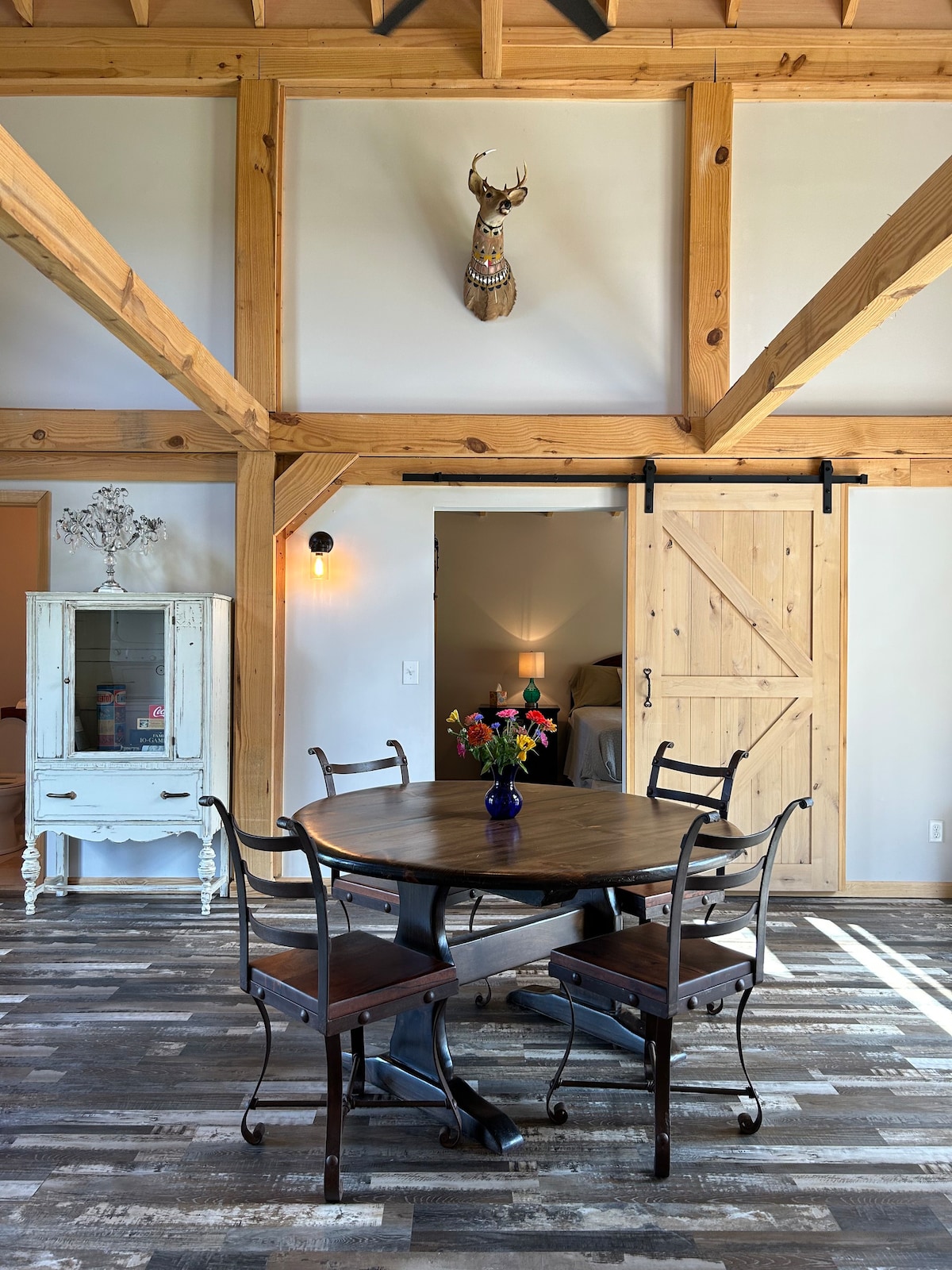 Adorable barn house in the Tennessee mountains!