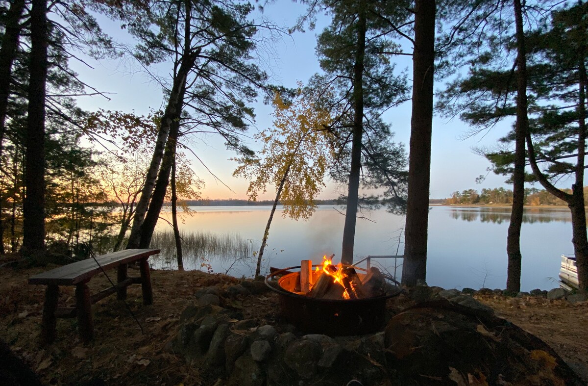 Charming Lakeside Retreat