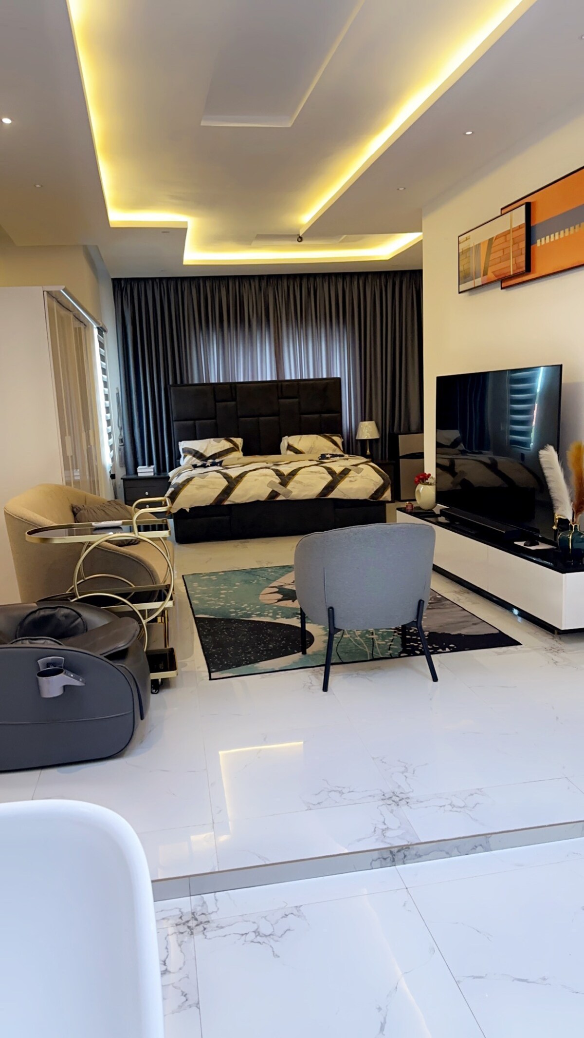 Modern fully furnished apartment