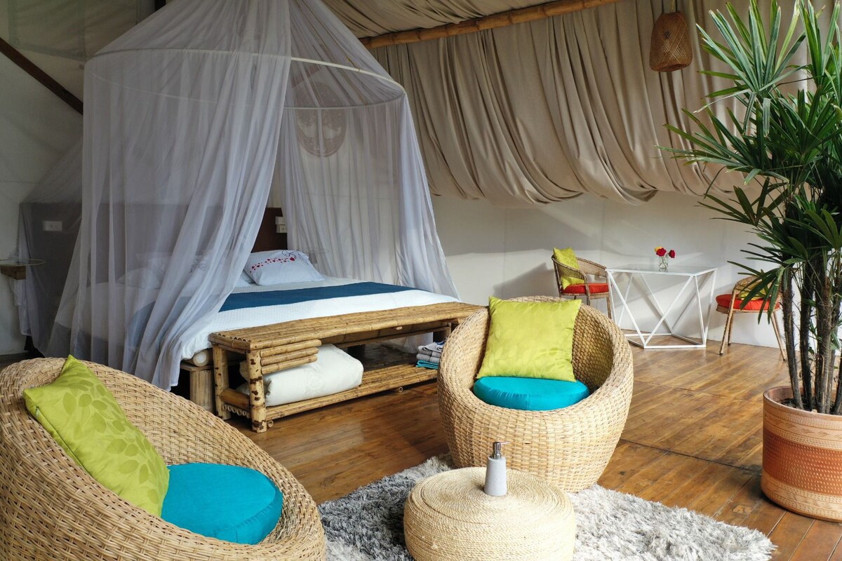 Glamping Deluxe, near airport