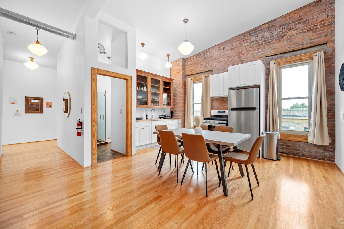 Spacious redesigned Allentown flat