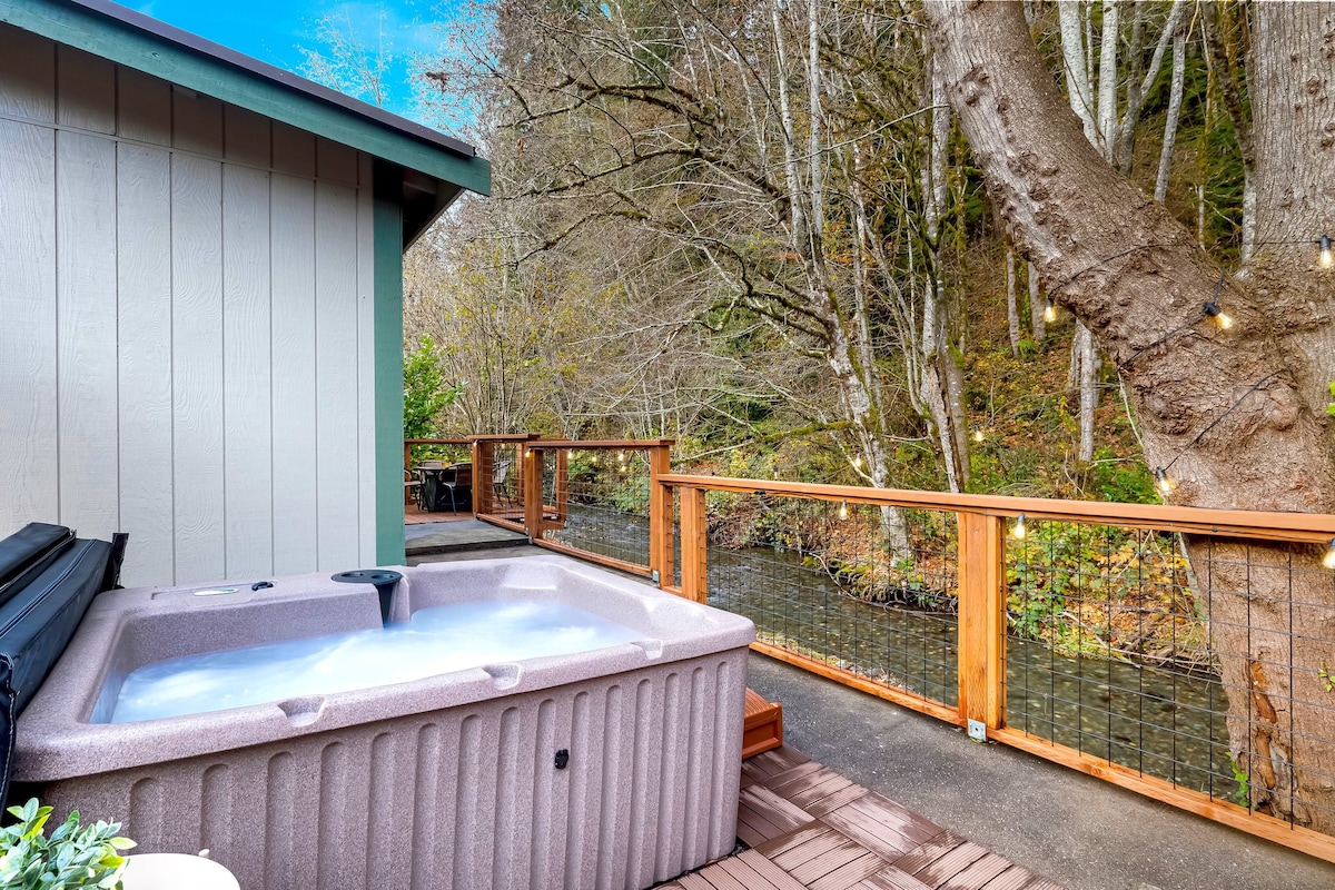 Creek-side oasis! Newly renovated home w/hot tub!