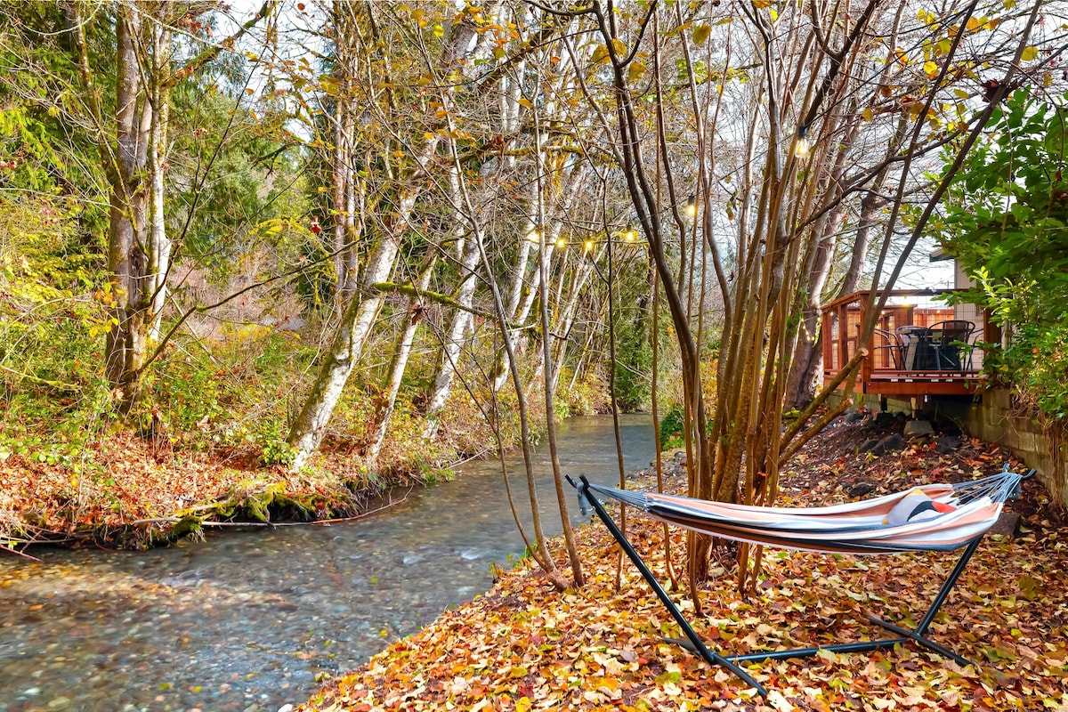 Creek-side oasis! Newly renovated home w/hot tub!