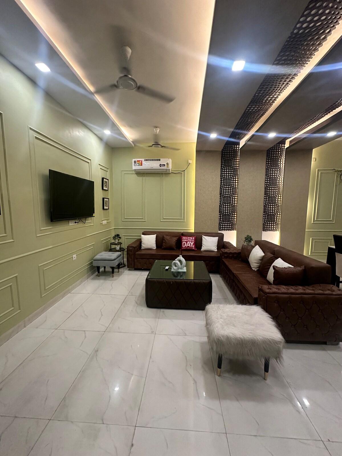 3BHK spacious independent floor with 2 balcony