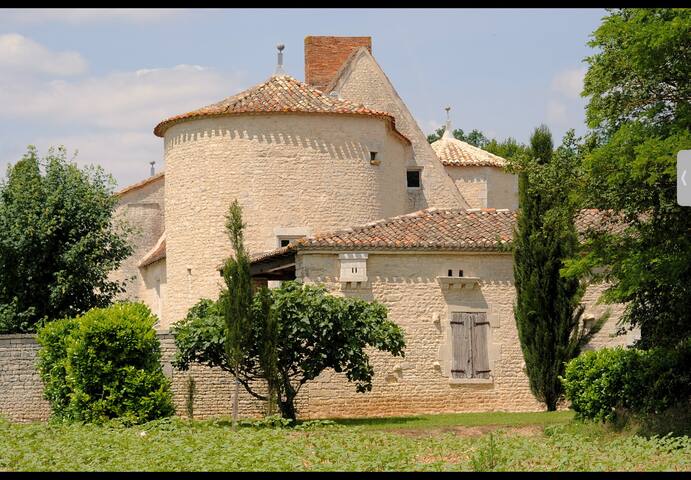 Montignac-Charente的民宿