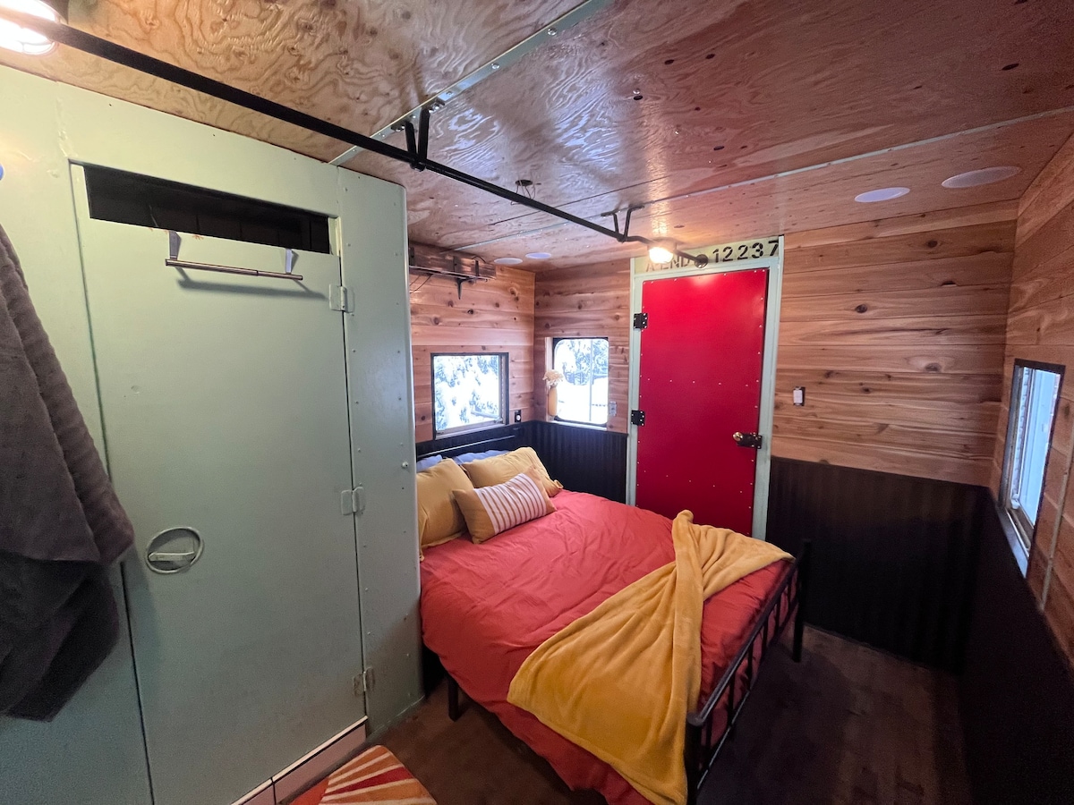 Jon Henry’s Loosey Caboosey a pet friendly caboose