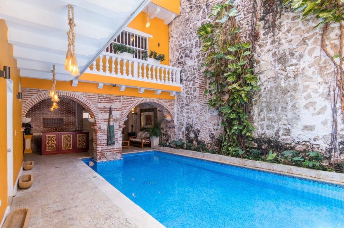 15 BR Mansion in the Walled City