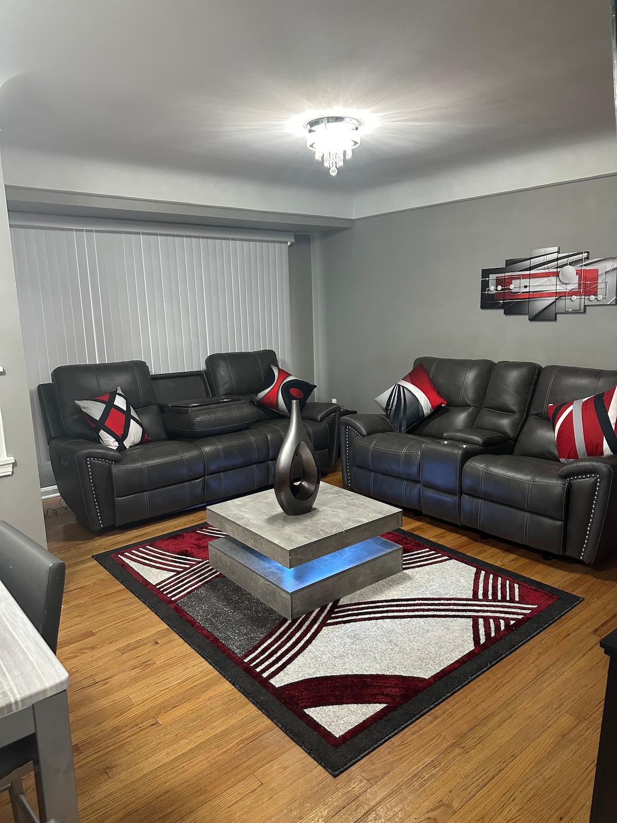 Detroit Luxury Home W/ Game Room