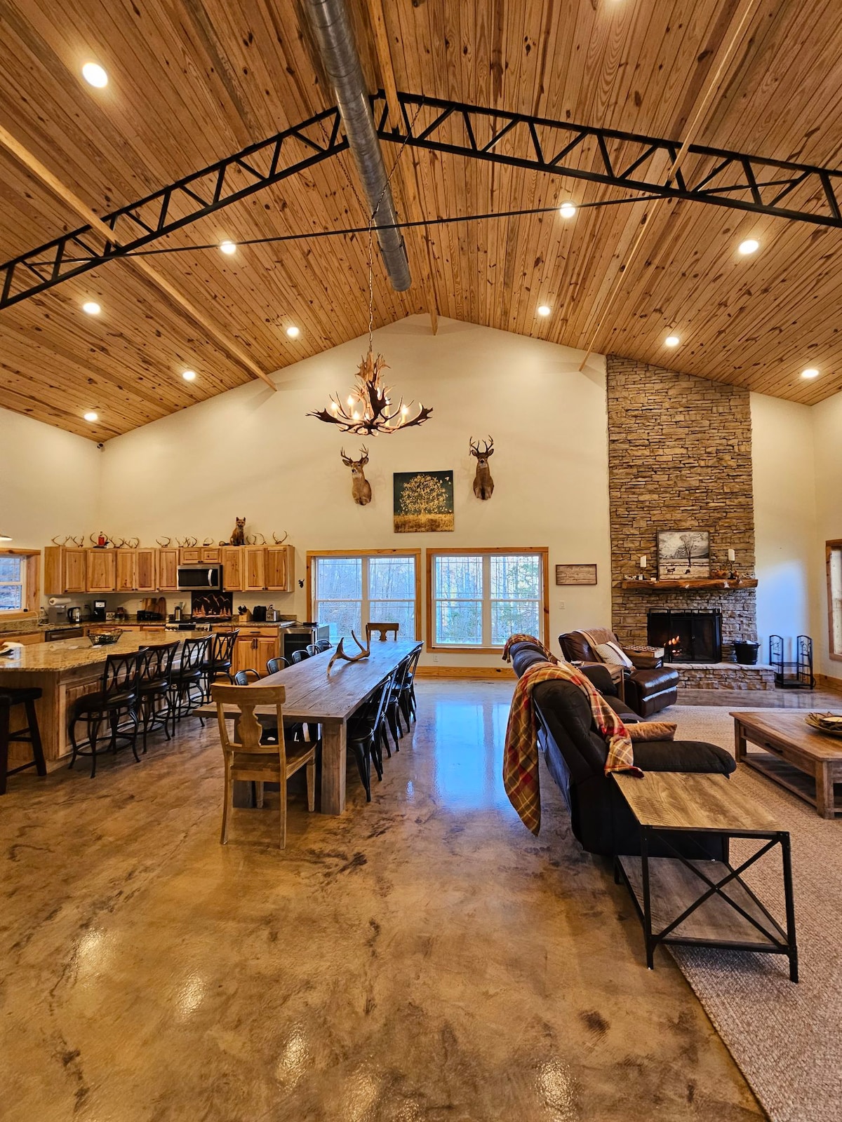 Mountain barndominium retreat with pickleball