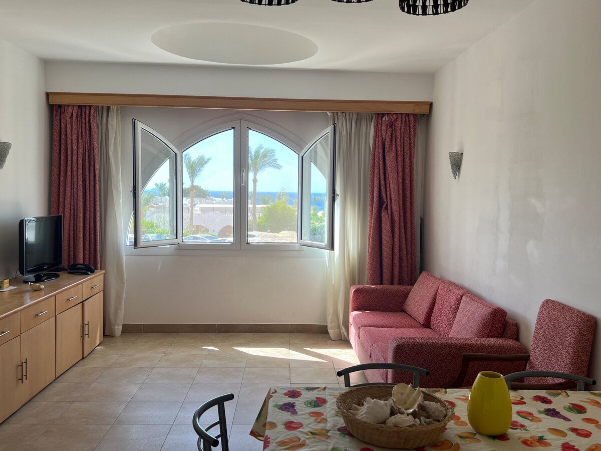 large apartment in domina coral