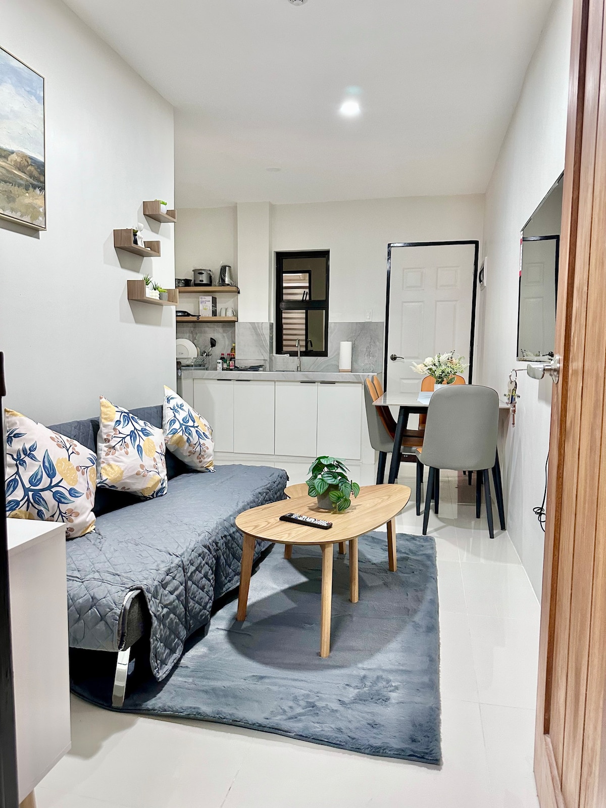 Modern Cozy Apartment 3 - Netflix & Free Parking