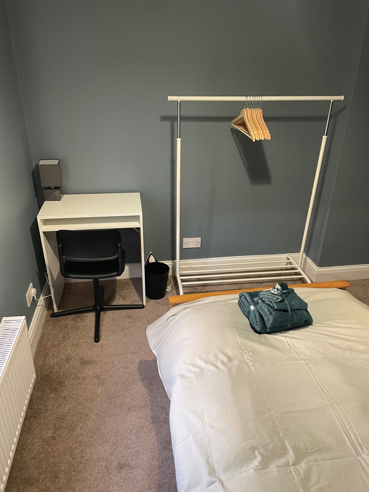 Room in Potters bar! links to London &Vet college