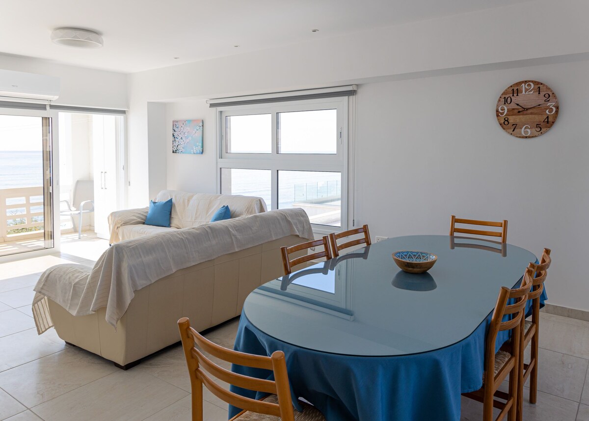 Larnaca Beachhouse Apartment