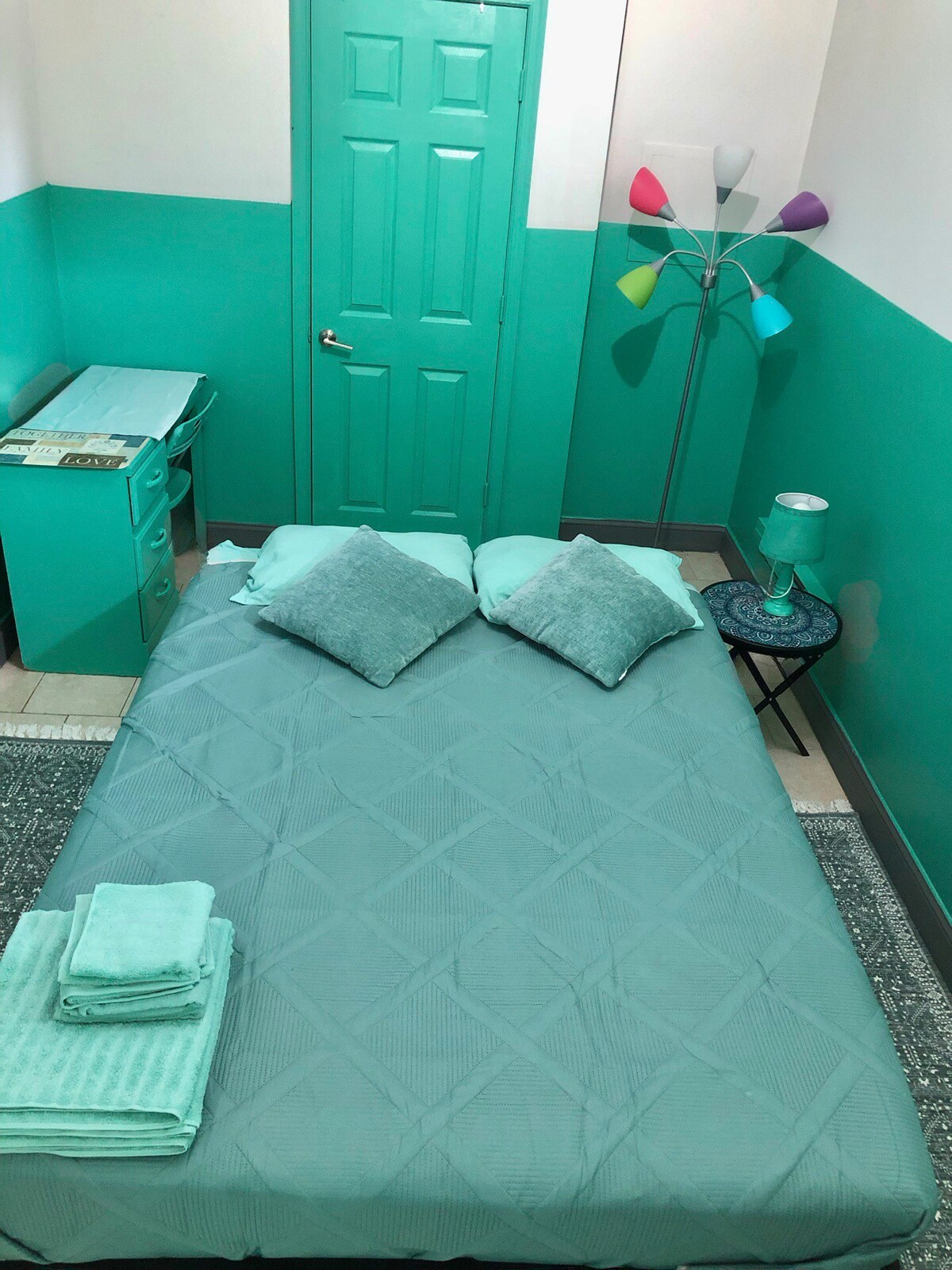 Tiffany Blue Private clean Suite near Philly