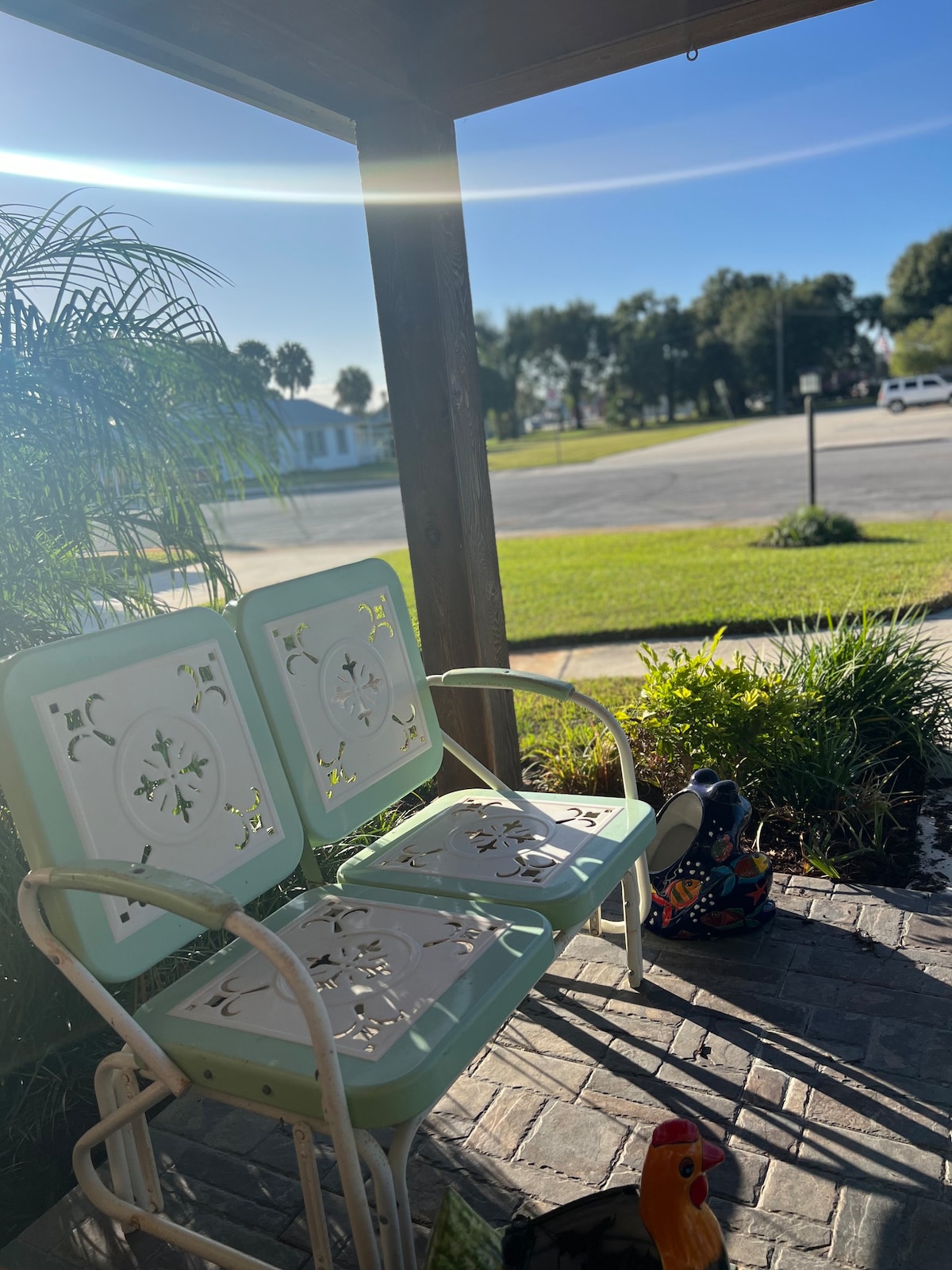 Home in Okeechobee/ Middle of town/ HOT TUB!