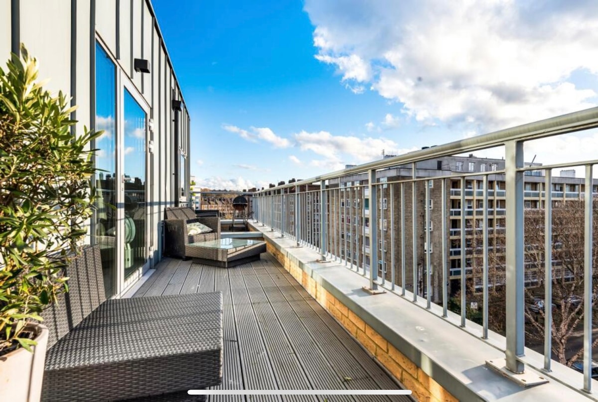 可欣赏伦敦景观的3卧室顶层公寓
