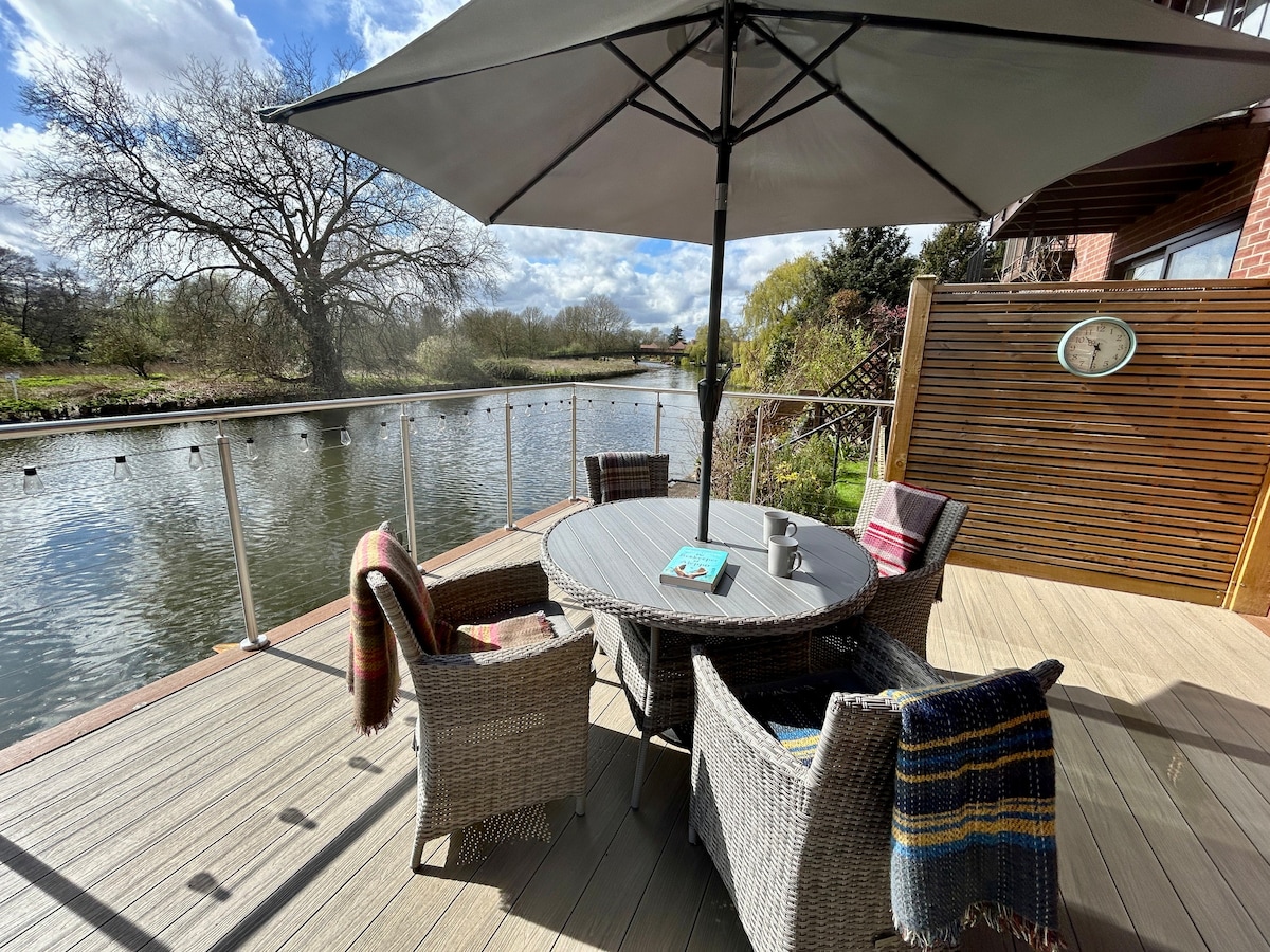 NEW! - Heavenly Broads Retreat in Norwich