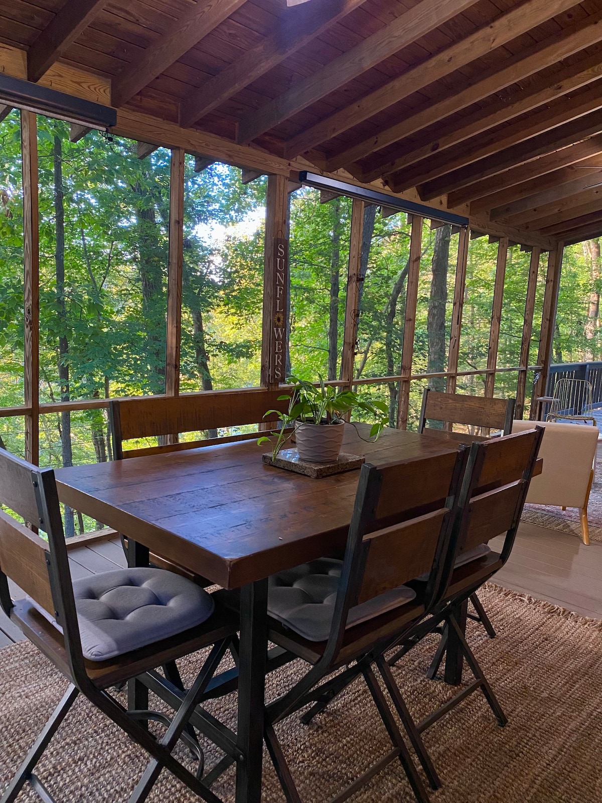 Wooded Cabin on Rocky River