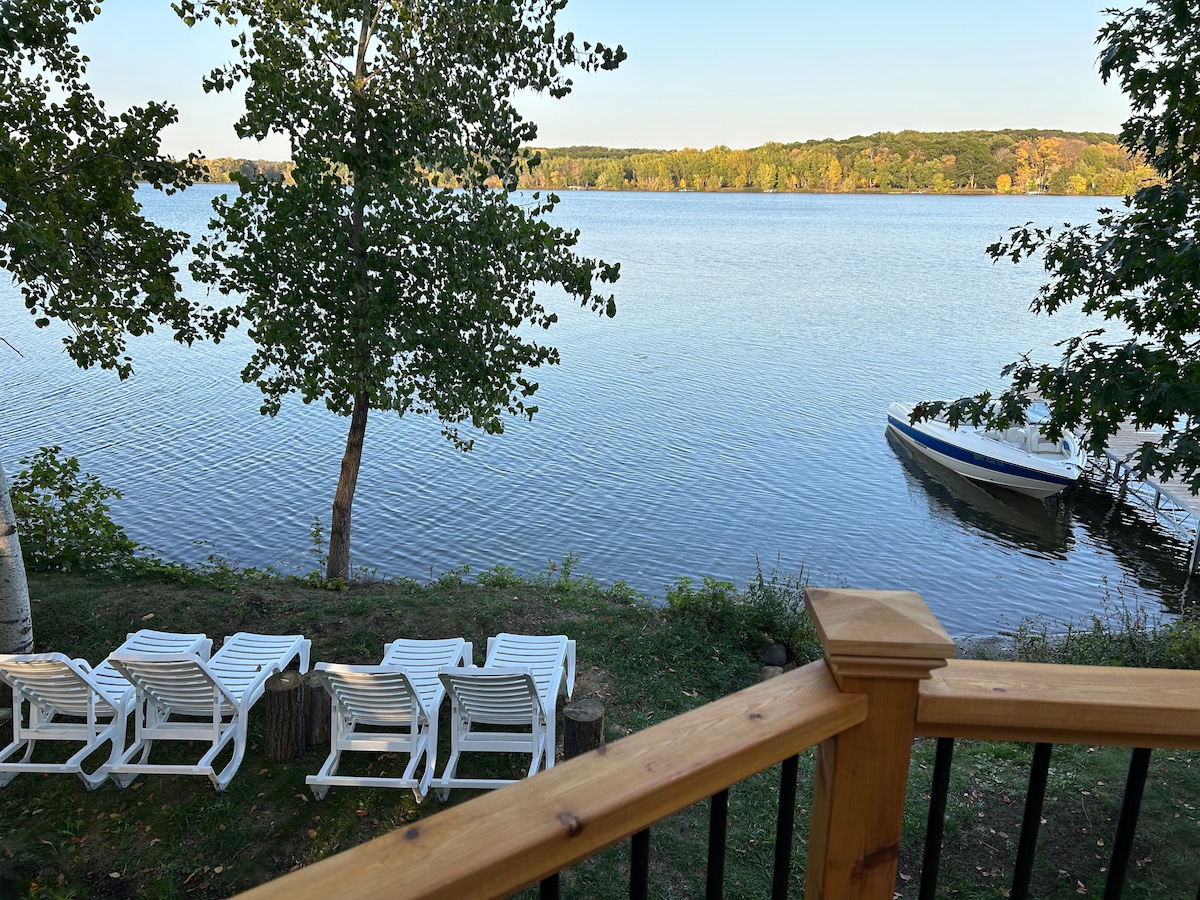 Family Friendly Lakefront Cabin w/ Pontoon Rental