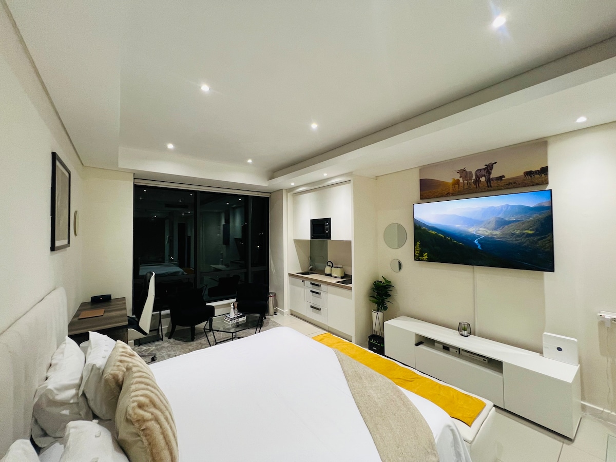 Luxury Apartment in Sandton Skye Hotel Suites
