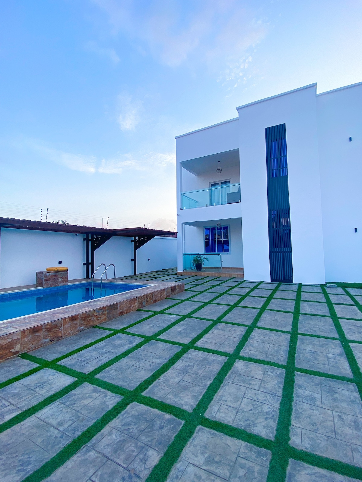 Luxury 4BR Villa with Pool