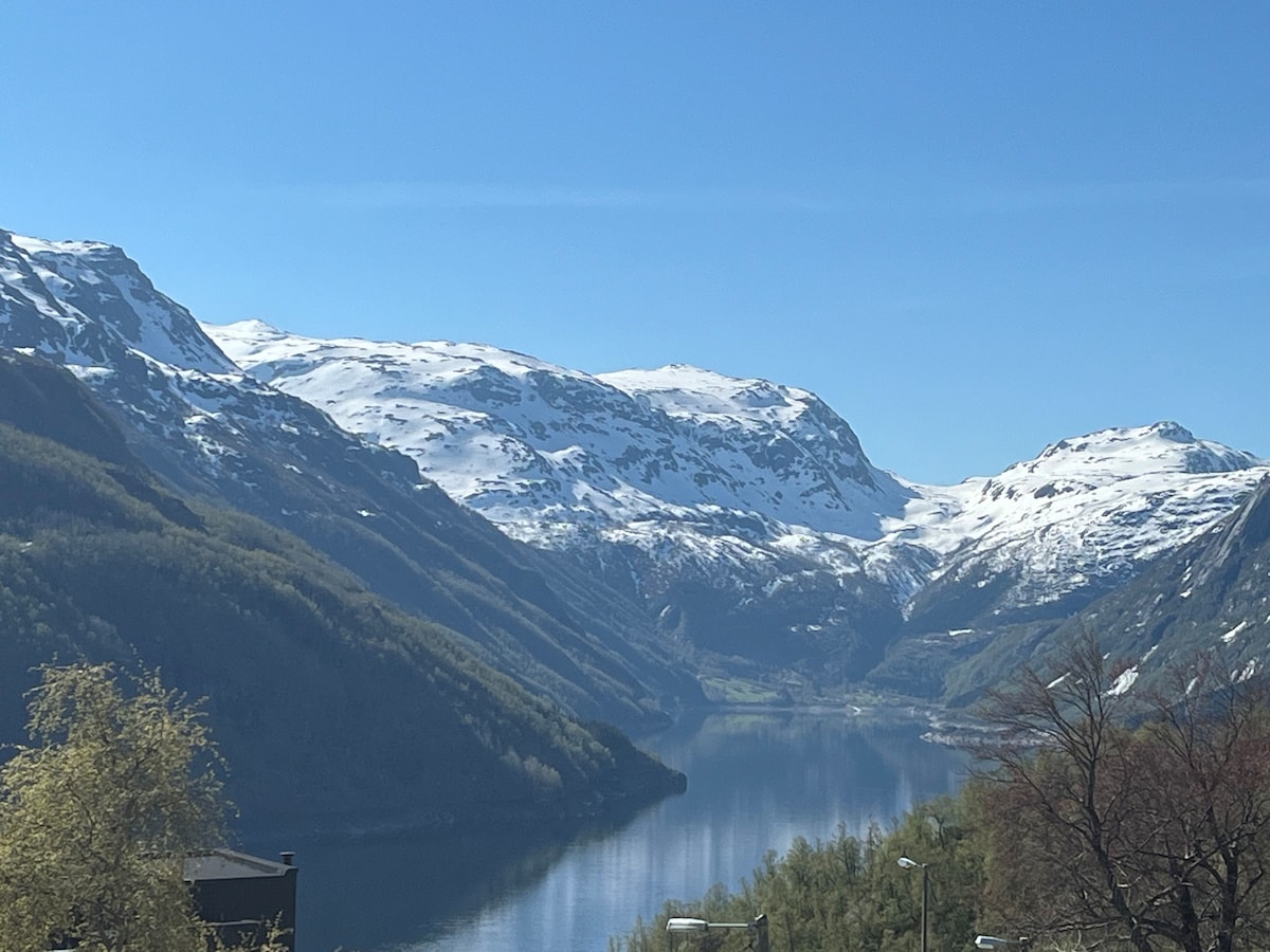 Røldal/Ullensvang - Leilighet med hems