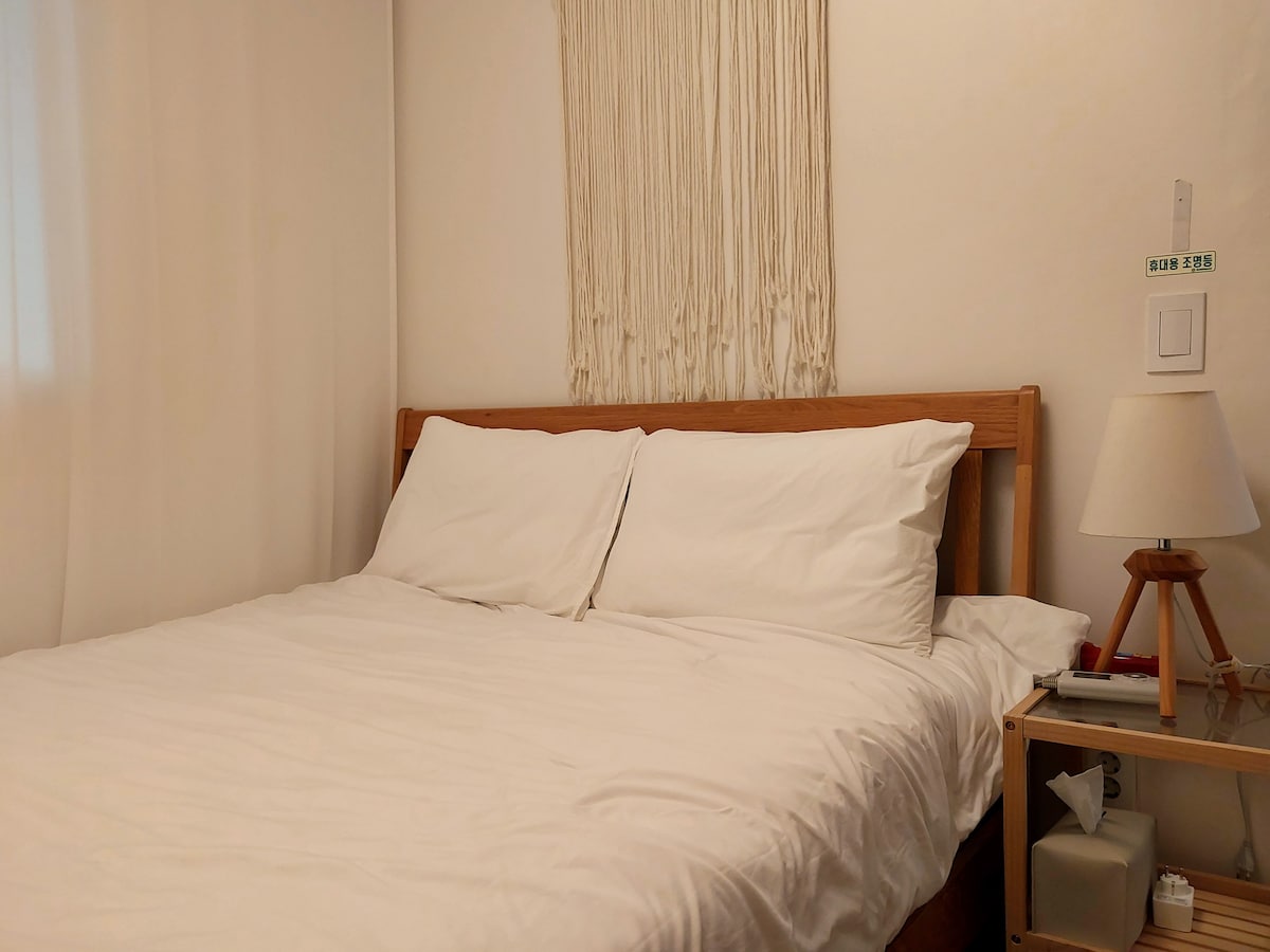 Nonhyeon站Eliot的住宿（ 2间卧室/3张床/4人）无额外清洁费