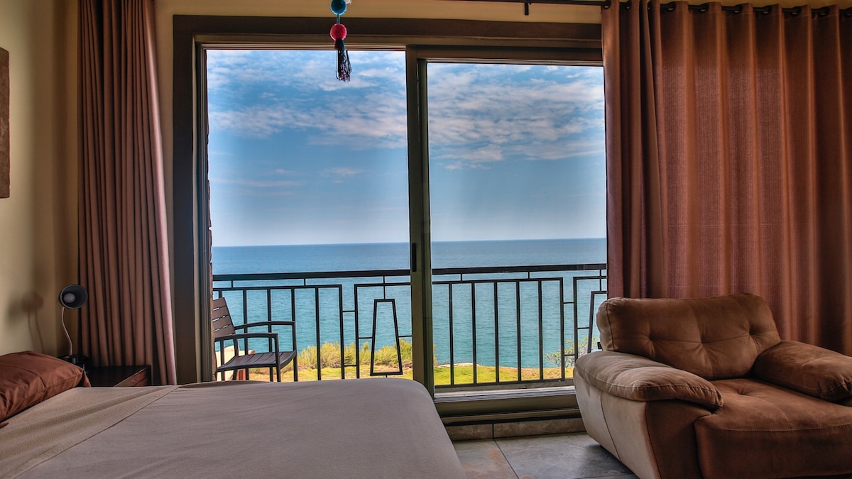 Stunning Cliffside Villa!  Beach- Resort access!