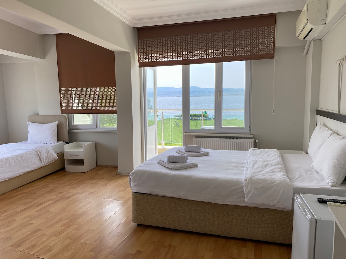 Hotel Room with sea View and Balcony